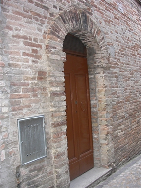Palazzetto in Via Emidio Consorti